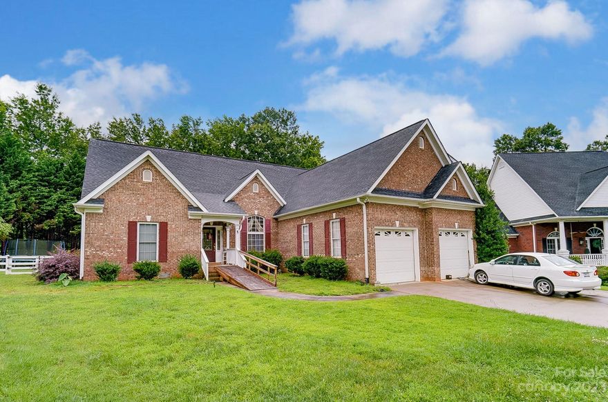 BACK ON THE MARKET!  Welcome to the Calliewood neighborhood in Rock Hill, SC!  Step inside and discover a welcoming Great Room featuring a gas log fireplace, providing a warm and inviting atmosphere. The convenience of a primary bedroom downstairs, along with a dining area and eat-in kitchen, ensures easy living and functionality. 2 additional bedrooms and full bath complete the main floor.  Upstairs you'll step into a large flex space, perfect for creating a versatile living area ready for you to put your personal touch and make it your own. The abundance of walk-in attic space provides plenty of storage options. Outside, you'll find a fenced backyard w/ a private pool w/it's own privacy fence,  allowing you to enjoy refreshing swims and outdoor activities. The back deck offers an ideal spot for relaxation and/or entertaining guests. This home has immense potential,  so don't miss out on this fantastic opportunity.  Come and see the possibilities that await in this wonderful home!