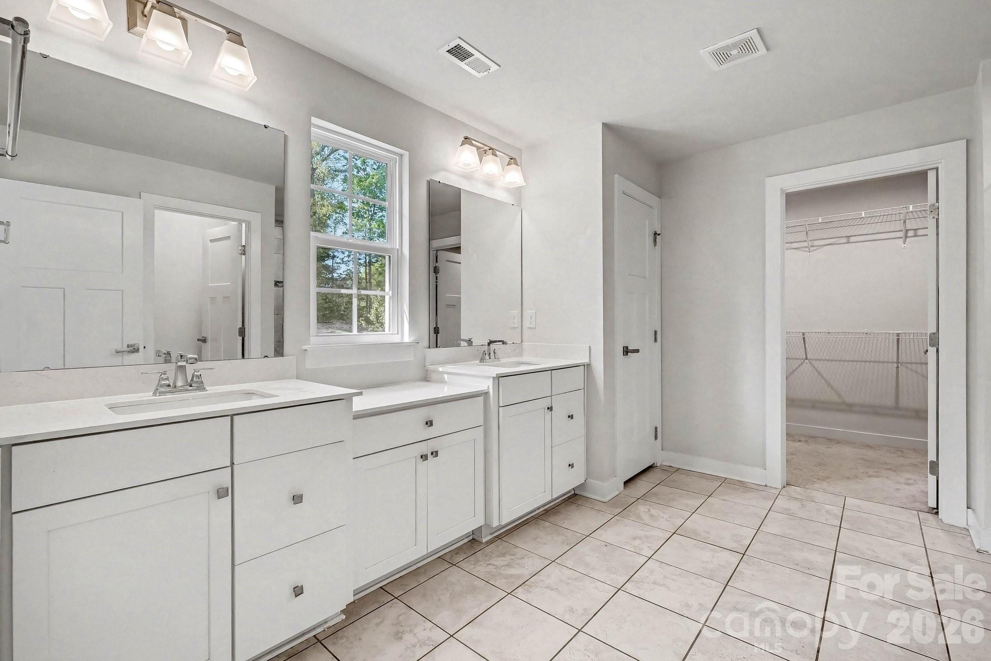 Holcomb Woods - Residential