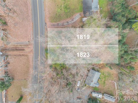 Photo of 1819 & 1823 Camp Greene Street, Charlotte, NC 28208 (MLS # 4326891)