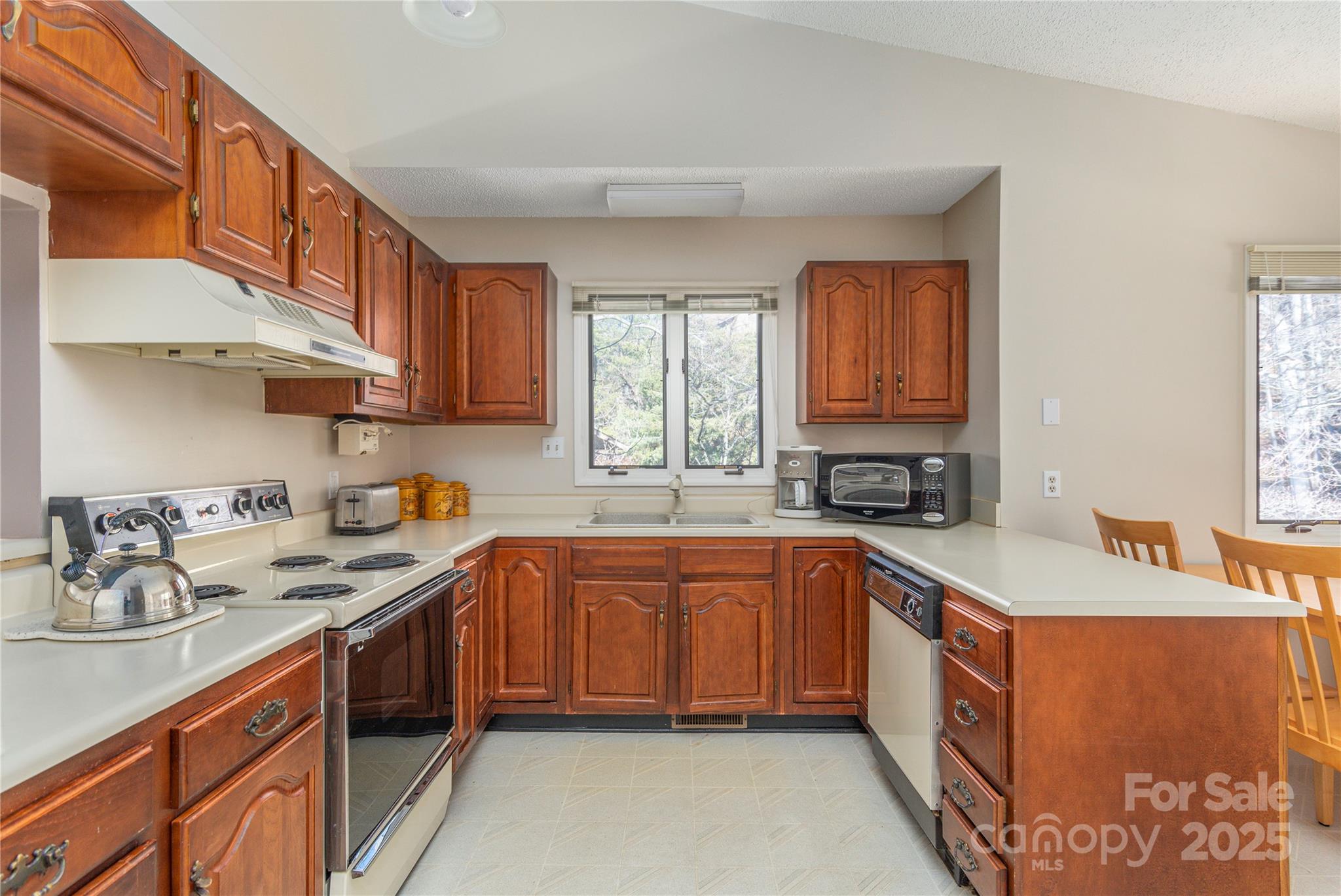 Pine Cliff Condominiums - Residential
