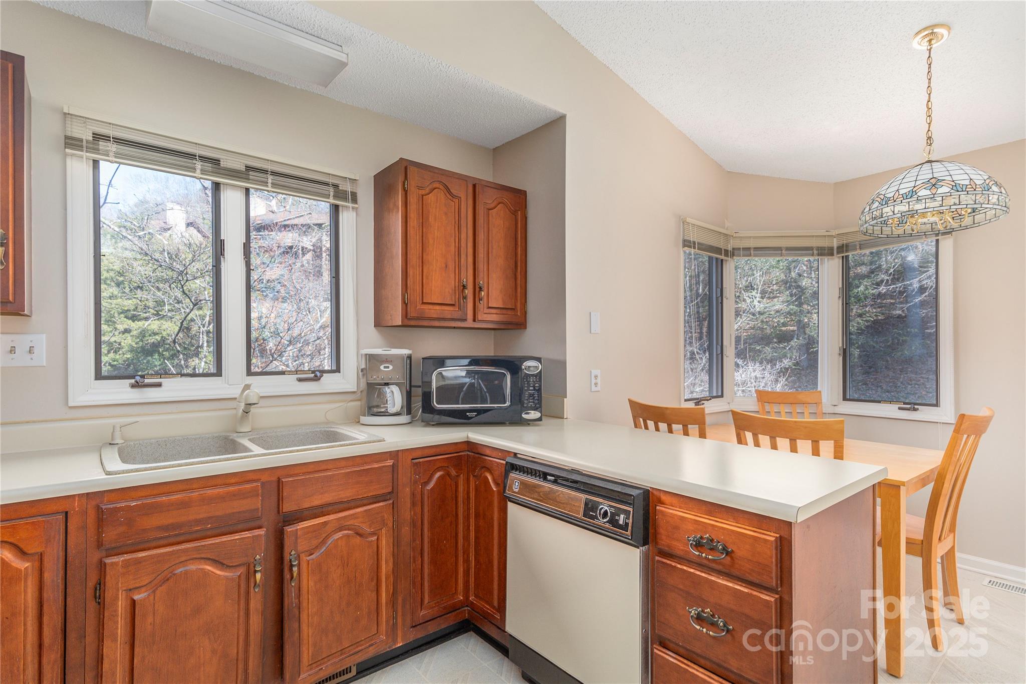 Pine Cliff Condominiums - Residential