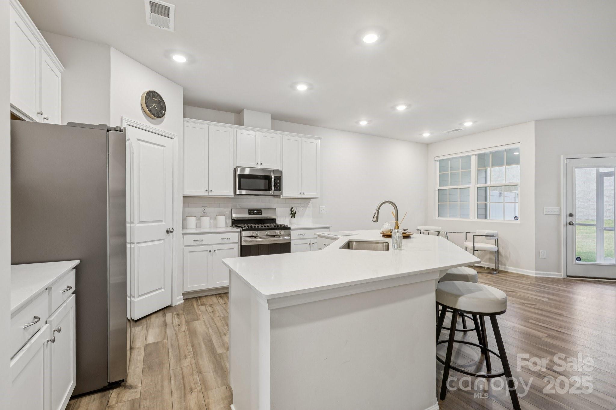6011 Chelsea Oaks Ridge