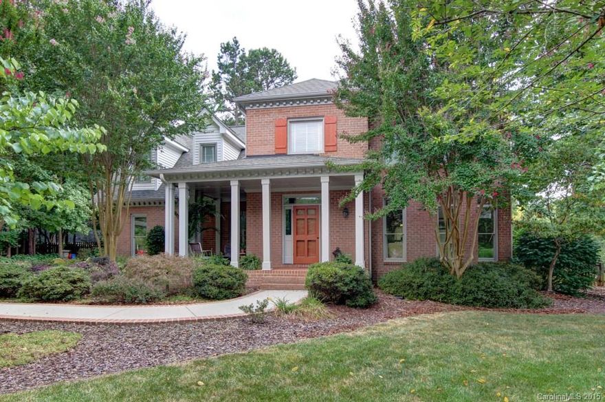 CHARMING 4BR/2.5BA BRICK HOME IN SMALL DAVIDSON NEIGHBORHOOD OF PAGES POND.  LARGE LOT (.87 ACRE) AT END OF CUL-DE-SAC.  OPEN FLOORPLAN...GREAT FLOW...THIS HOME IS LIGHT AND BRIGHT!  HARDWOOD FLOORS, GRANITE COUNTERS IN KITCHEN, DOUBLE OVENS, FIREPLACE IN GREAT ROOM. 4TH BEDROOM UP CAN BE BONUS ROOM. WONDERFUL PORCH AND PATIO FOR ENJOYING THE HUGE BACKYARD!  WORKSHOP/BLDG IN BACKYARD IS WIRED.  ORIGINAL OWNER.  ENJOY HISTORIC DAVIDSON...CONCERTS ON THE GREEN, CHRISTMAS IN DAVIDSON, TOWN DAY.