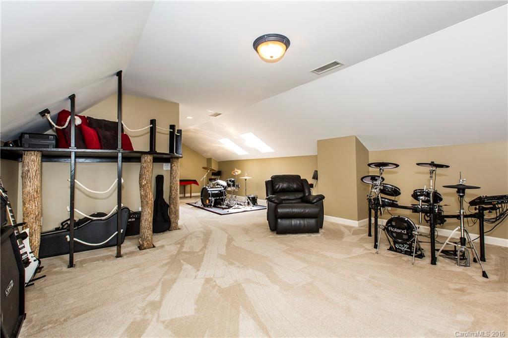 The Hamptons - Residential