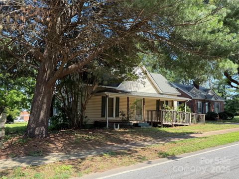 Photo of 2944 N Lookout Street, Claremont, NC 28610 (MLS # 4273883)