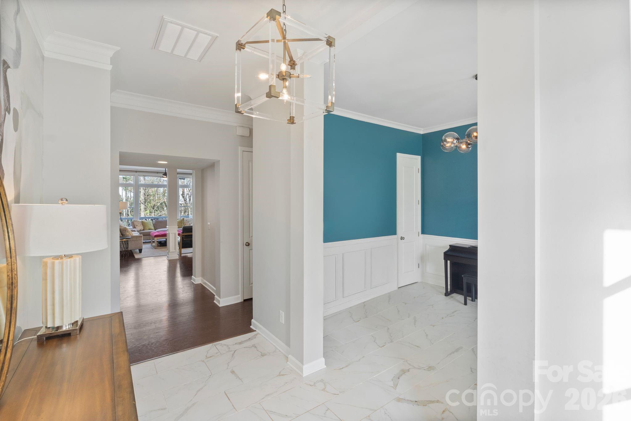 3022 Manchester Court