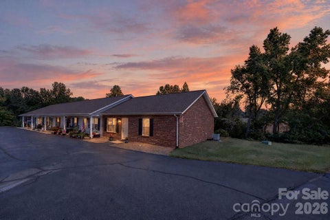Photo of 122 24th Street NW, Hickory, NC 28601 (MLS # 4433655)