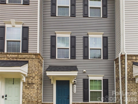Photo of 4039 Vallhorn Lane, Charlotte, NC 28213 (MLS # 4437512)