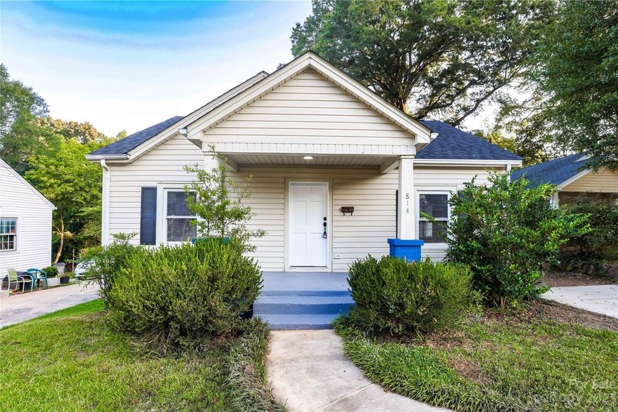 This move-in ready home has been fully renovated, including new windows, new floors, new bathrooms and of course new kitchen. Tasteful finishing touches make this home light and airy. The charming and quiet backyard provides plenty of space to relax in the evening after a long day. Spacious living room flows into dining and kitchen make it easy to host. Master bedroom windows look over the big backyard.