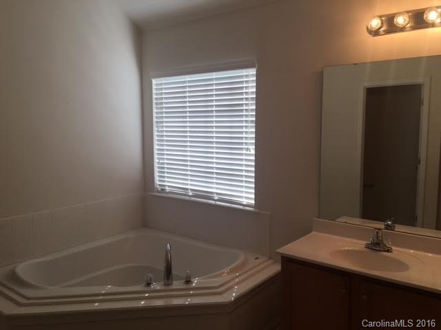 Sandy Pointe - Residential