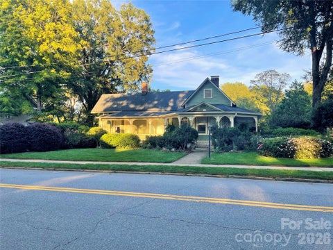 Photo of 364 6th Street NW, Hickory, NC 28601 (MLS # 4423550)