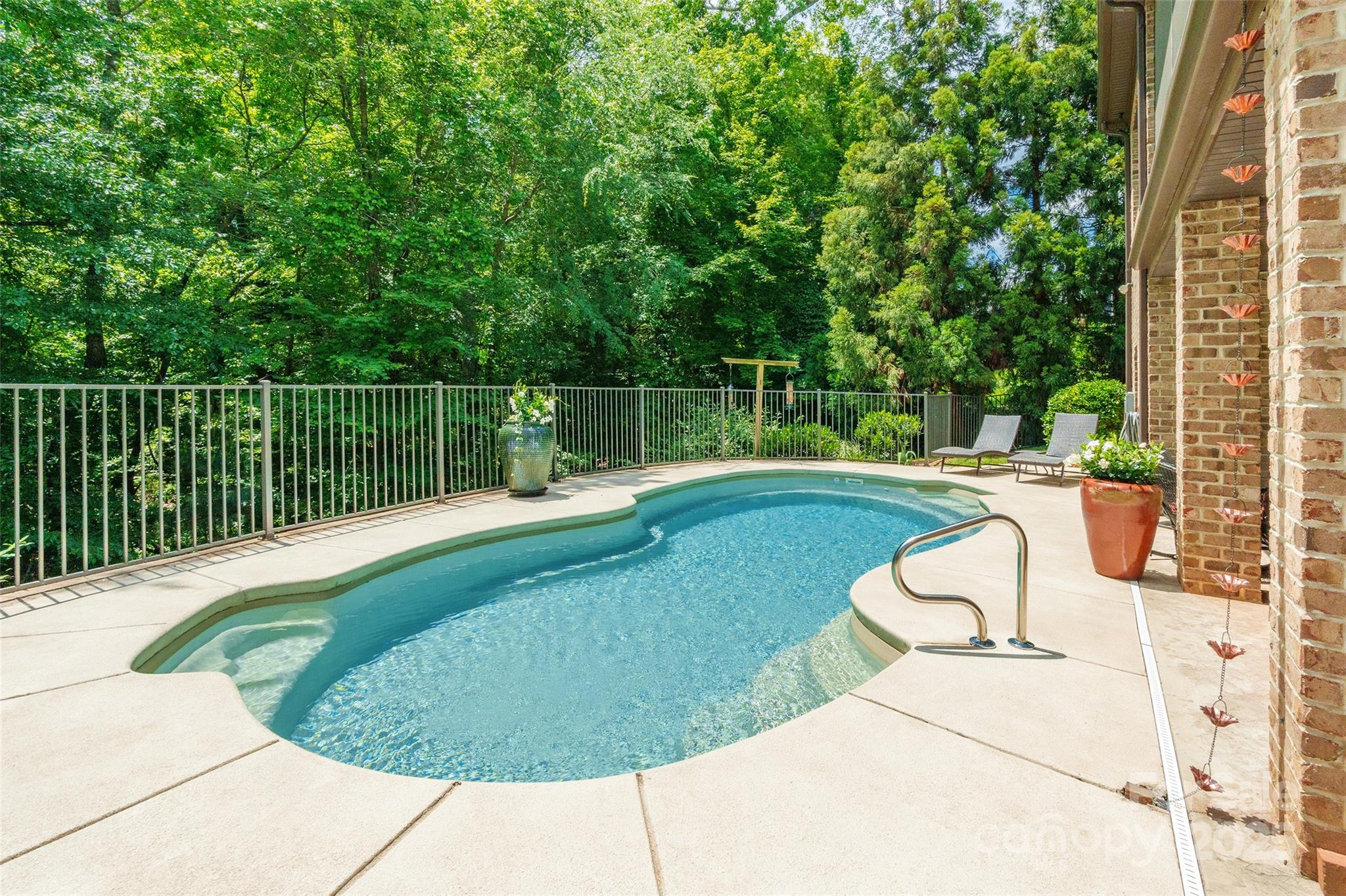 Laurel Creek - Residential