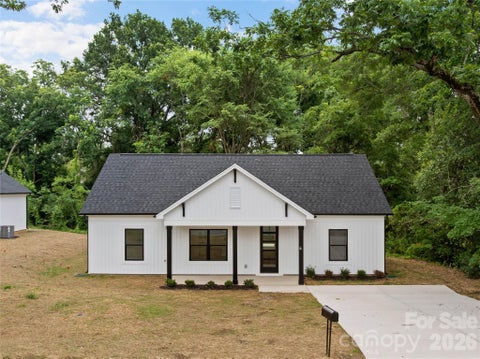 Photo of 315 W Chestnut Street, Stanley, NC 28164 (MLS # 4398441)