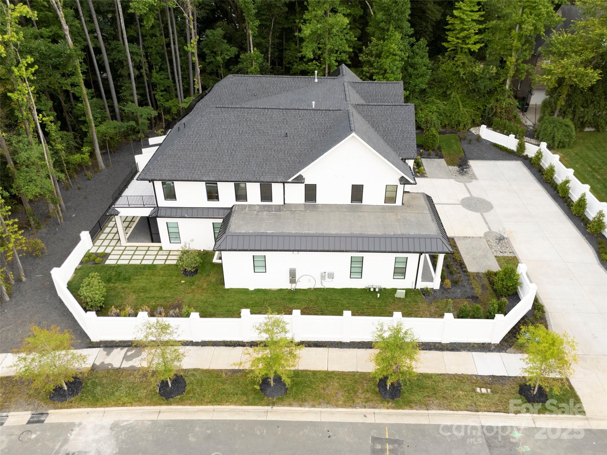 3200 Providence Road 1B