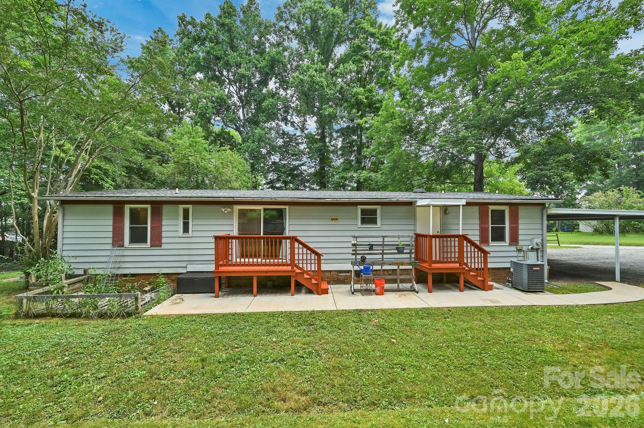 10 Canyon Cove