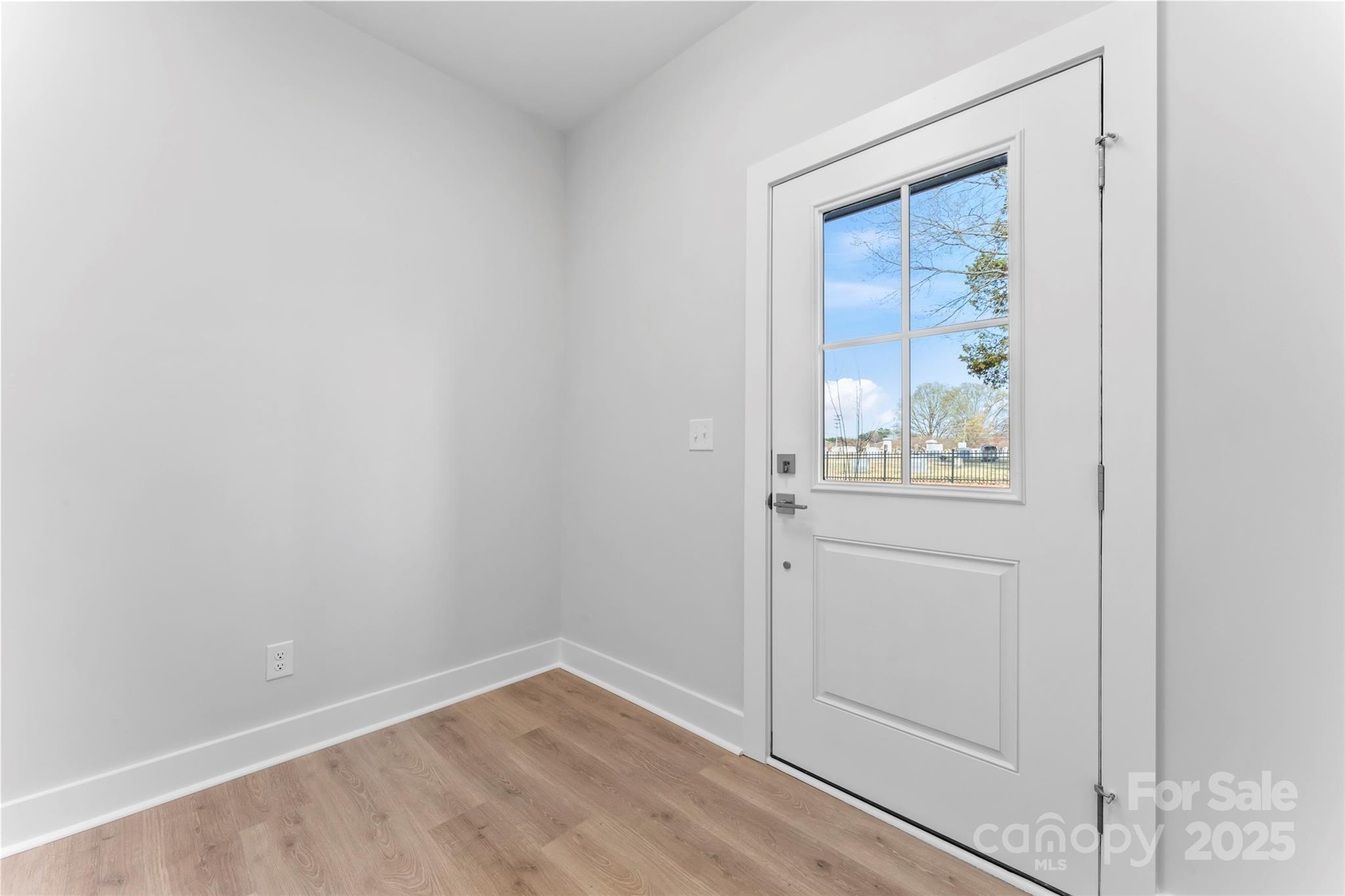 722 Falling Oak Alley 20