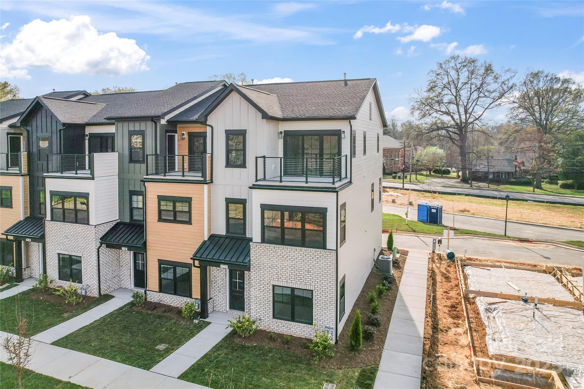 722 Falling Oak Alley 20