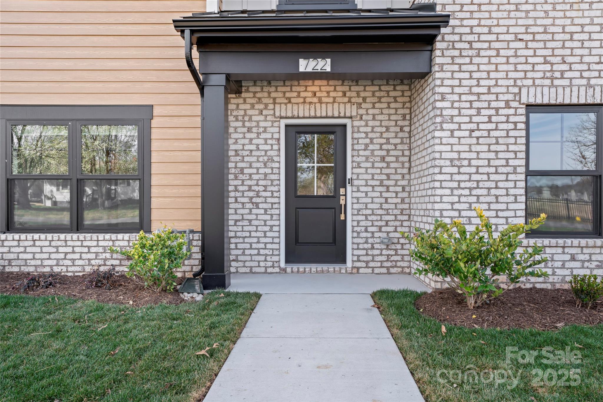 722 Falling Oak Alley 20