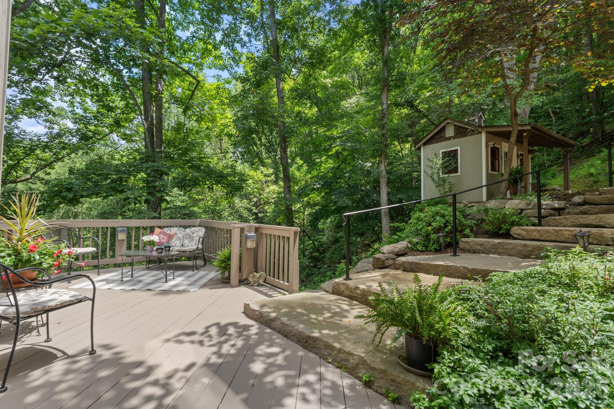 221 White Oak Trail