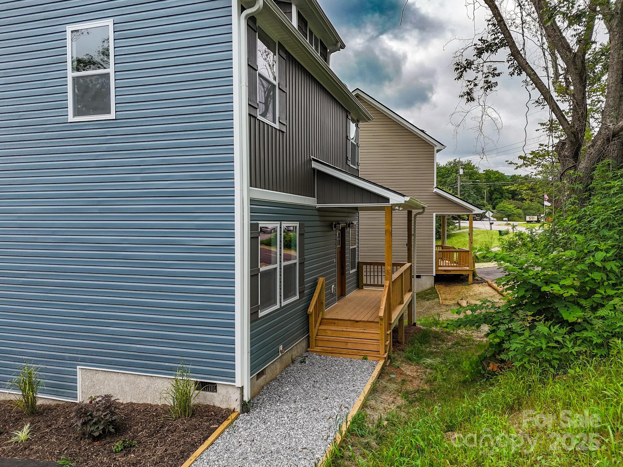 396 Deaverview Road