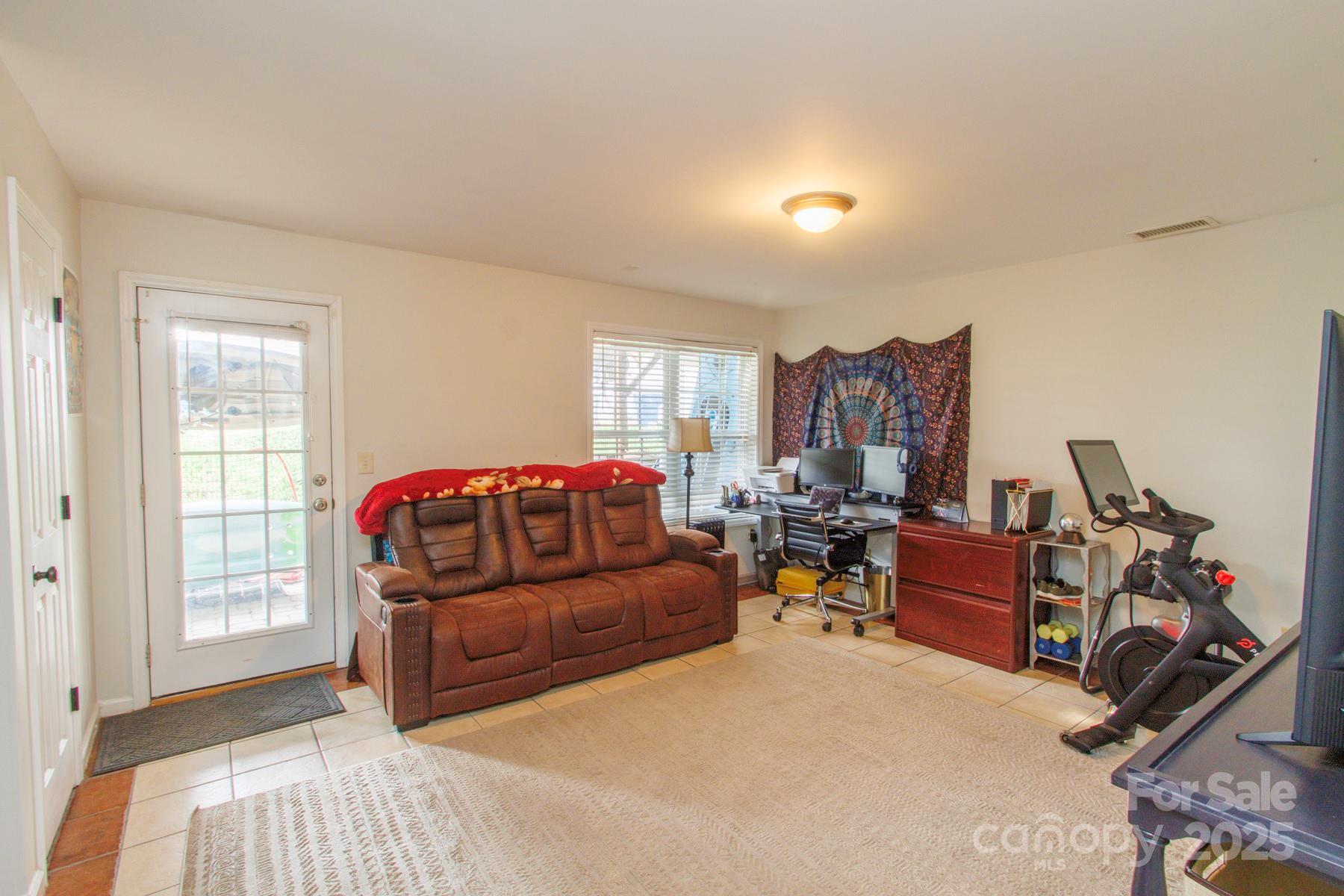 140 Rock Ridge Lane