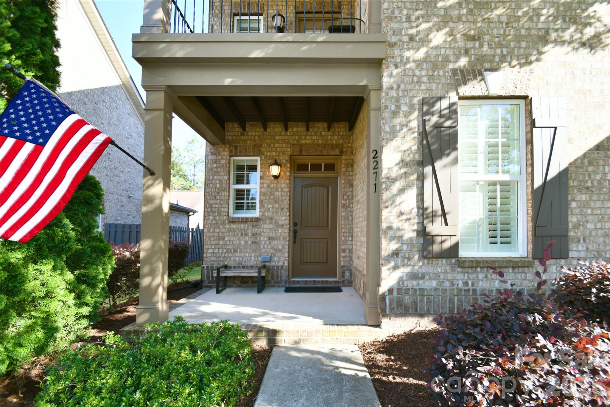 2271 Eversham Drive NW