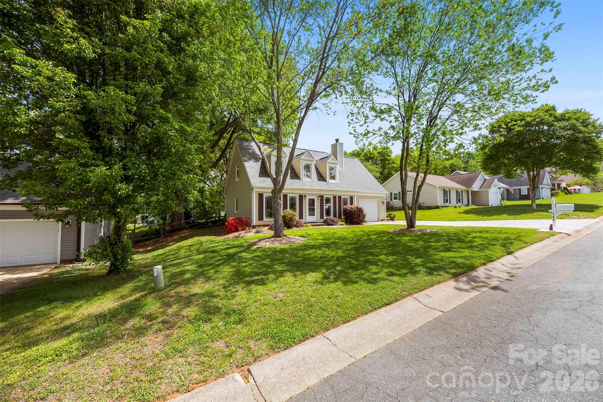 544 Garrison Court SW