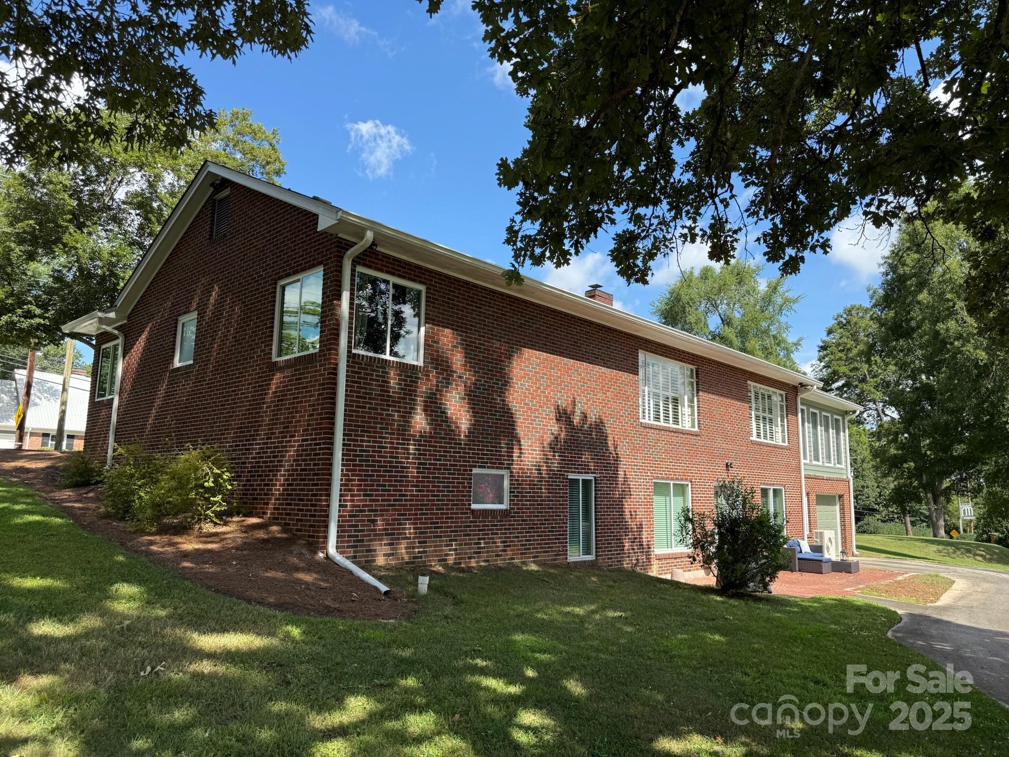 1000 Mocksville Avenue