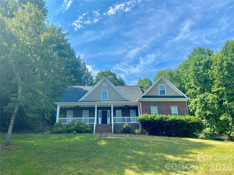 Photo of 2544 Short Cedar Trail, Alexis, NC 28006 (MLS # 4396065)