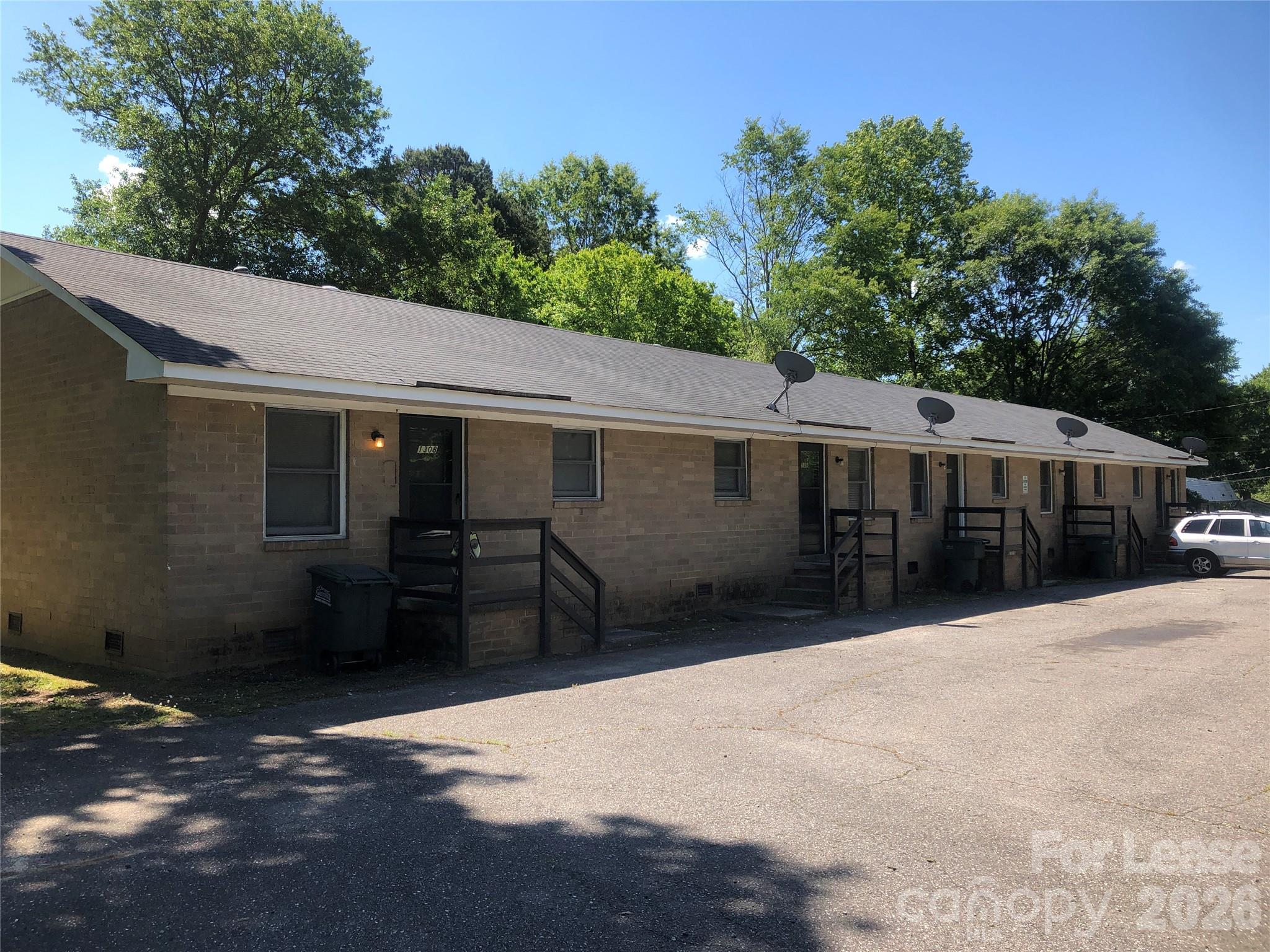 Photo 1 of 7 — 1316 Linwood Road, Gastonia, NC 28052