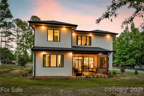 A home in Waxhaw