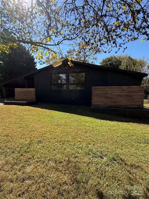 4042 Whipple Place Charlotte NC 28215