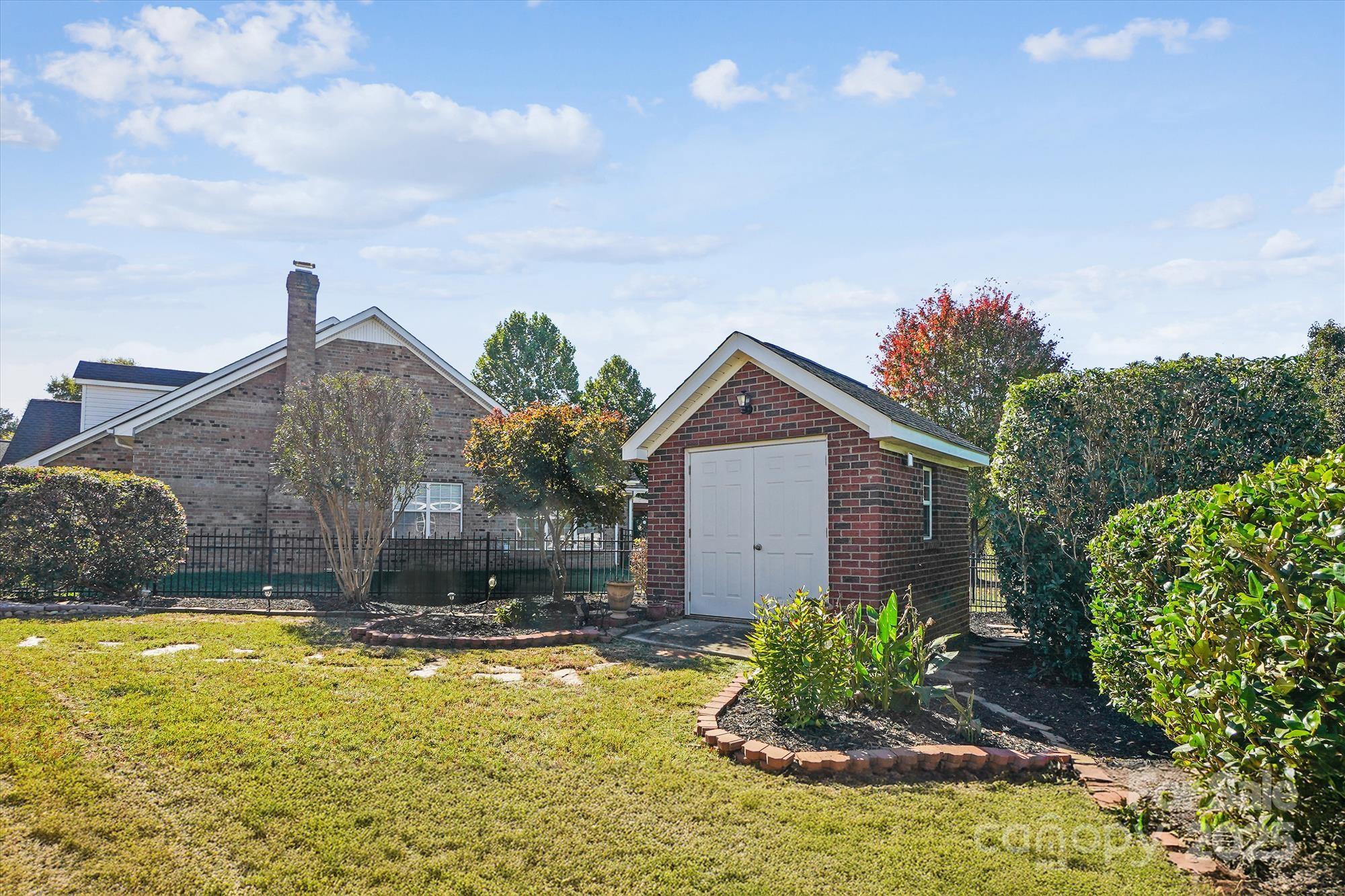 842 Treva Anne Drive SW