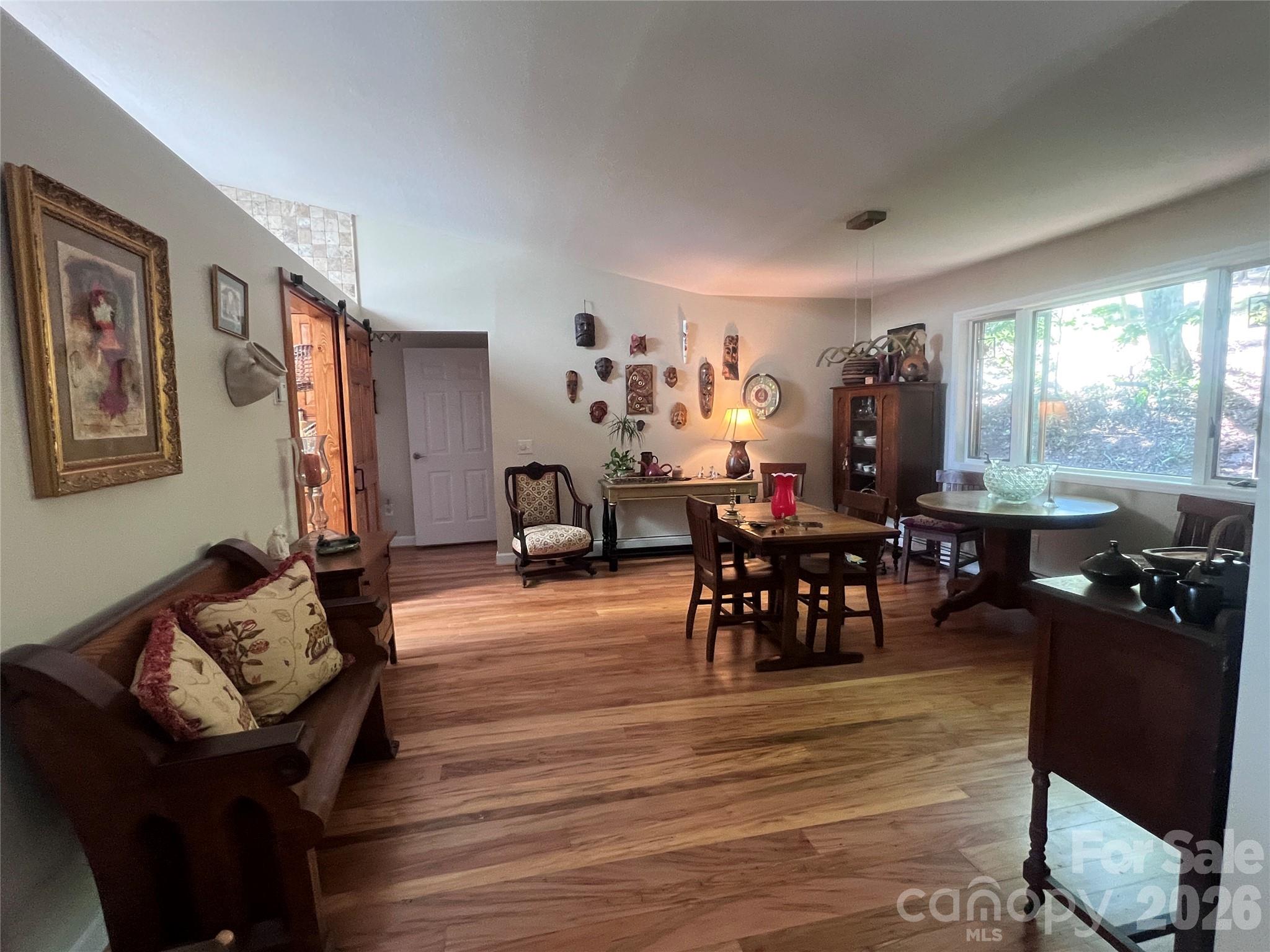1355 Moonshine Mountain Road 32