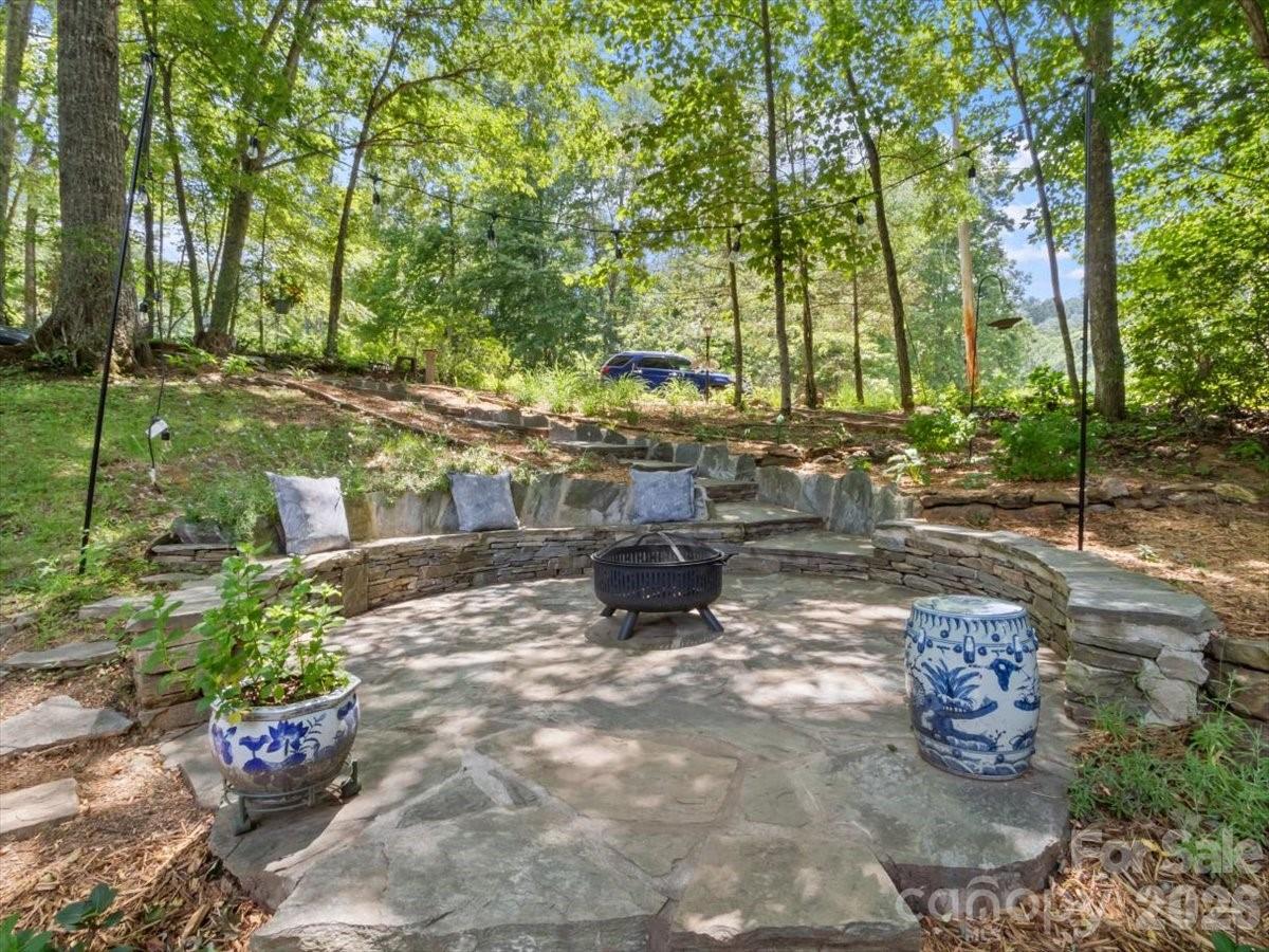 1355 Moonshine Mountain Road 32