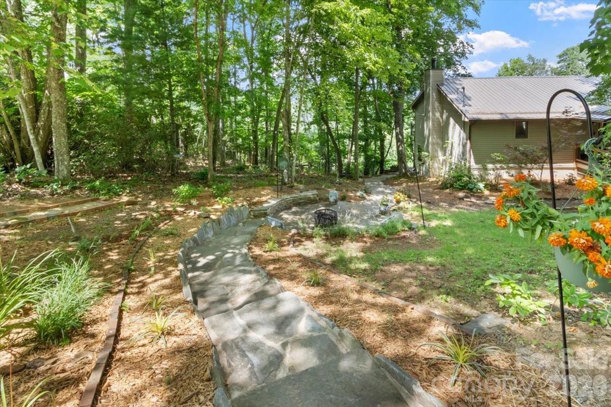 1355 Moonshine Mountain Road 32
