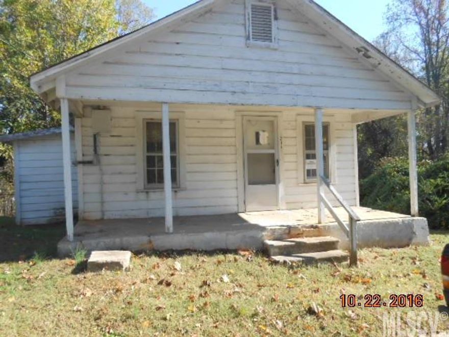 Fixer upper in city limits. Will need work but priced accordingly. Great opportunity for investor. Seller or its agent make no representation to condition of property expressed and or implied. Sold as is.