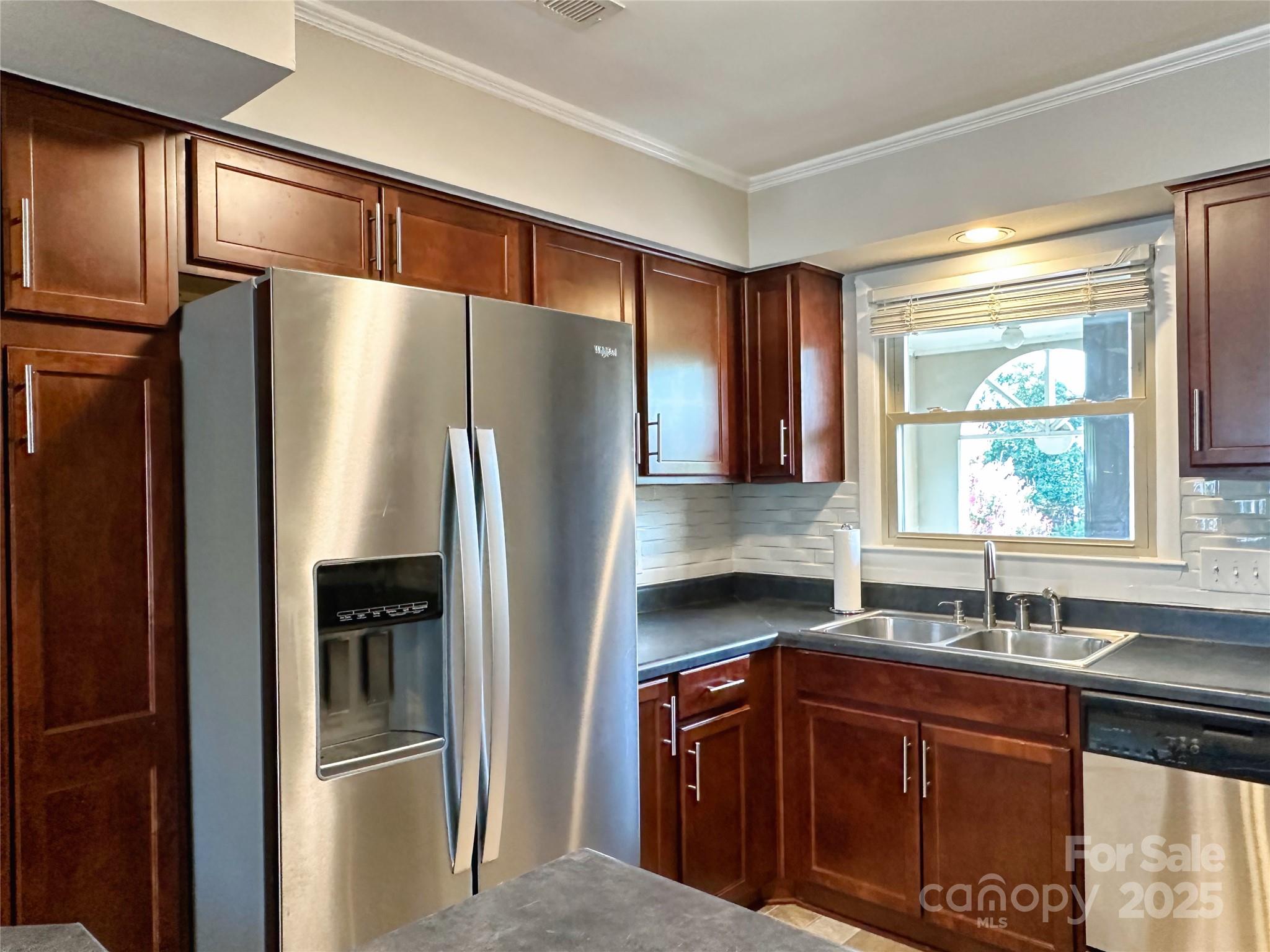 9809 Emerald Point Drive 11