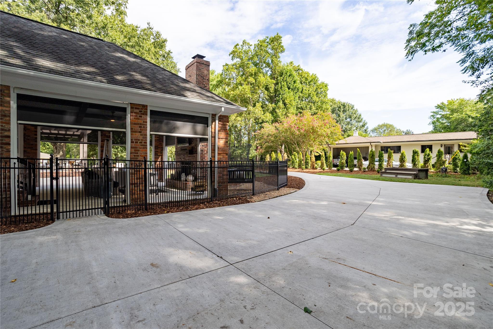 Town And Country - Residential