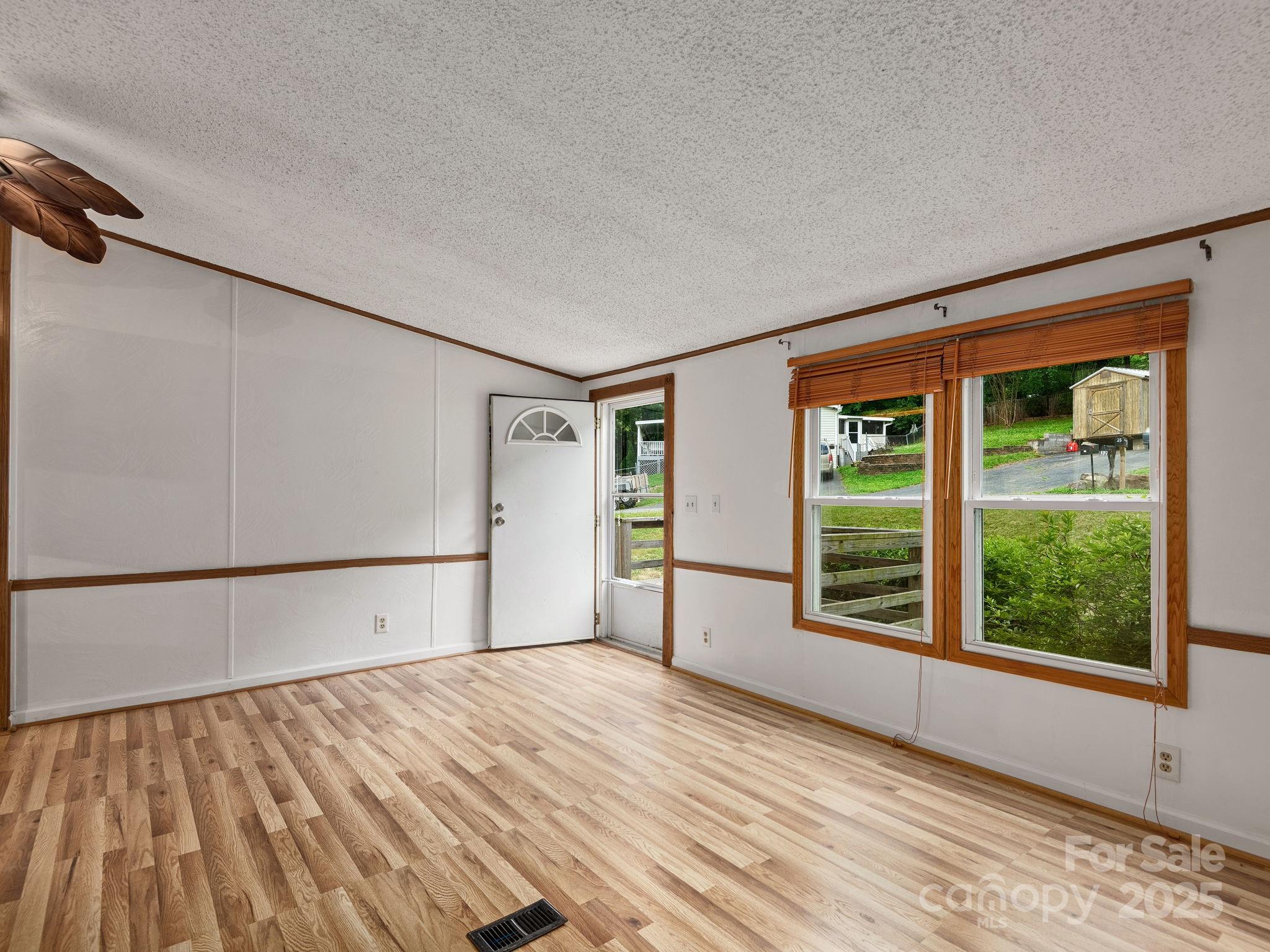 32 Lake Eden Circle