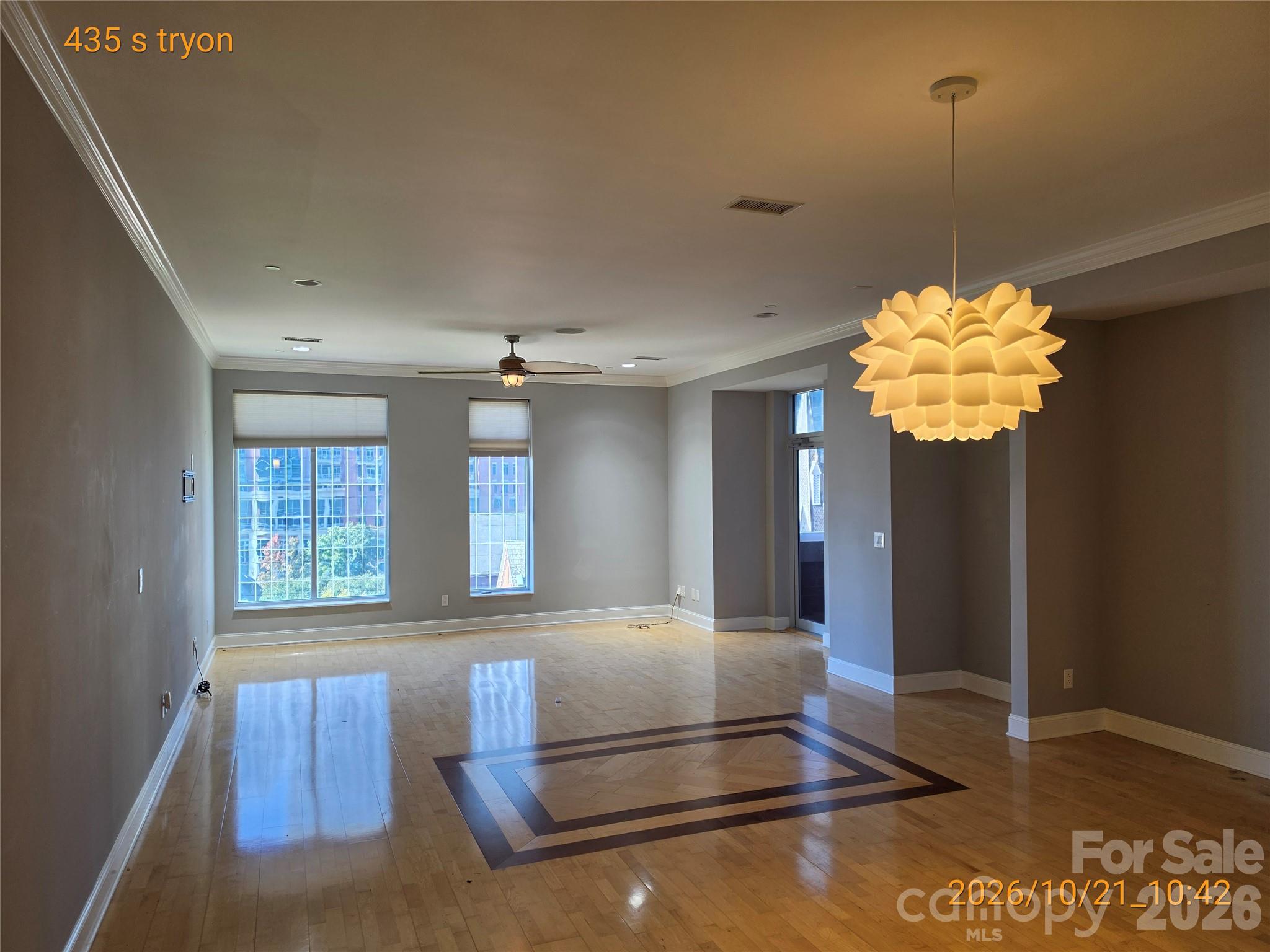 435 Tryon Street