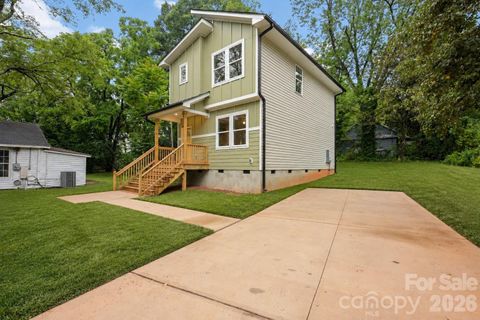 Photo of 1324 Old Charlotte Road, Statesville, NC 28677 (MLS # 4385290)