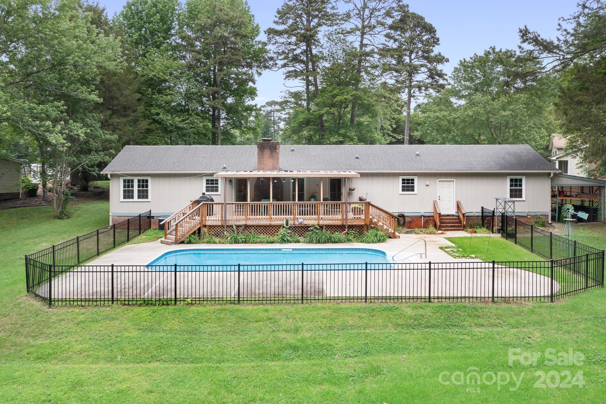 Country Knoll - Residential