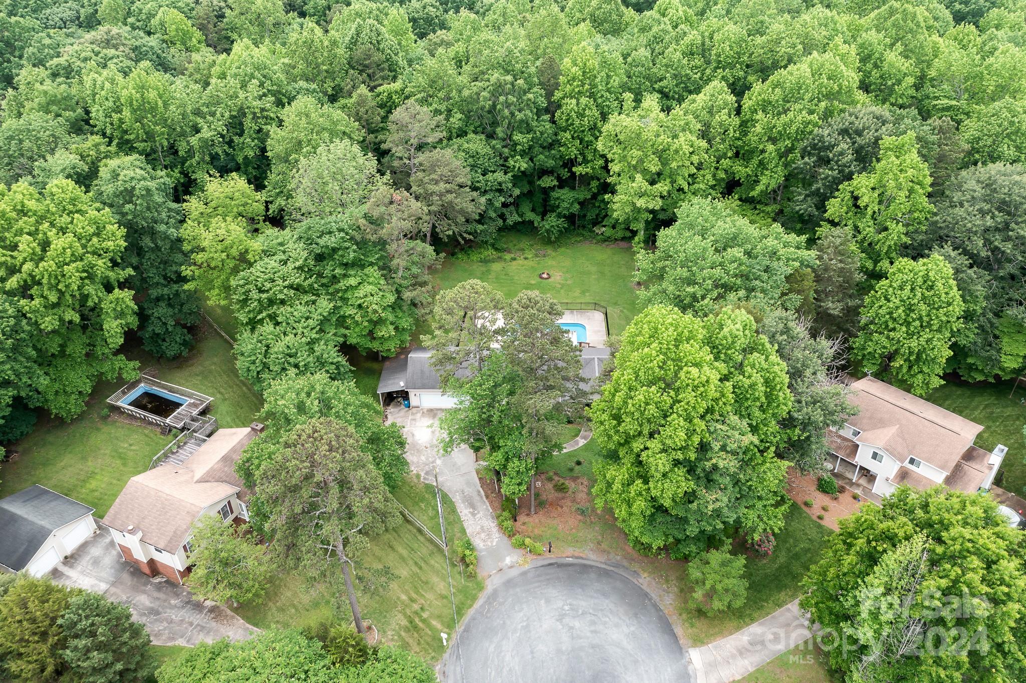 Country Knoll - Residential