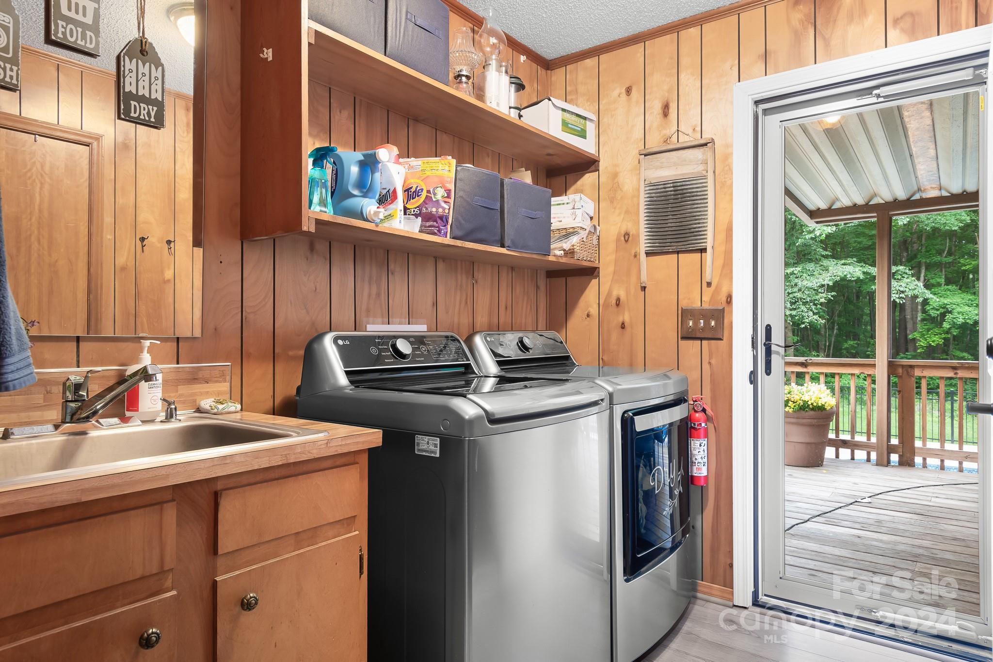 Country Knoll - Residential