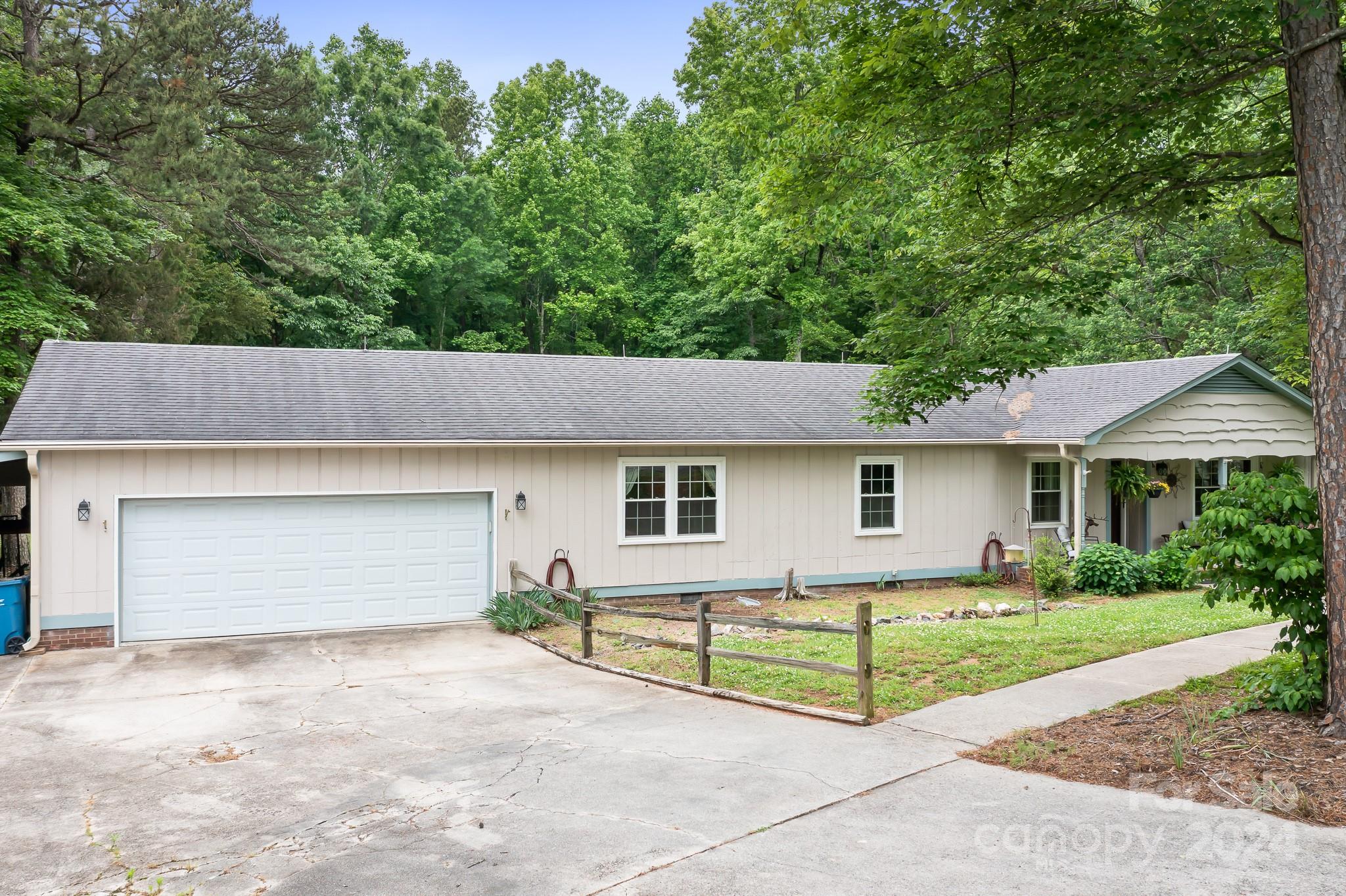 Country Knoll - Residential