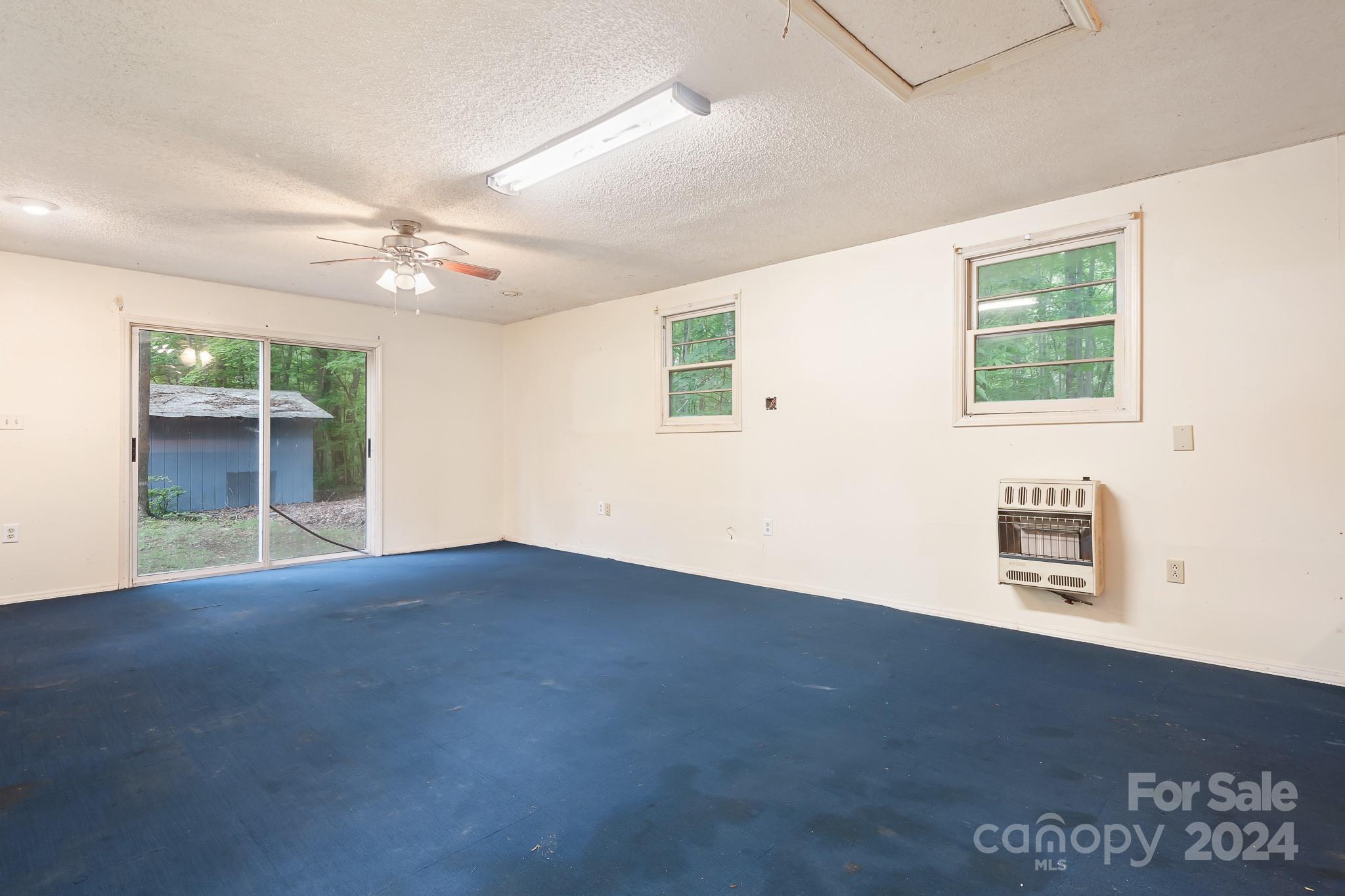 Country Knoll - Residential