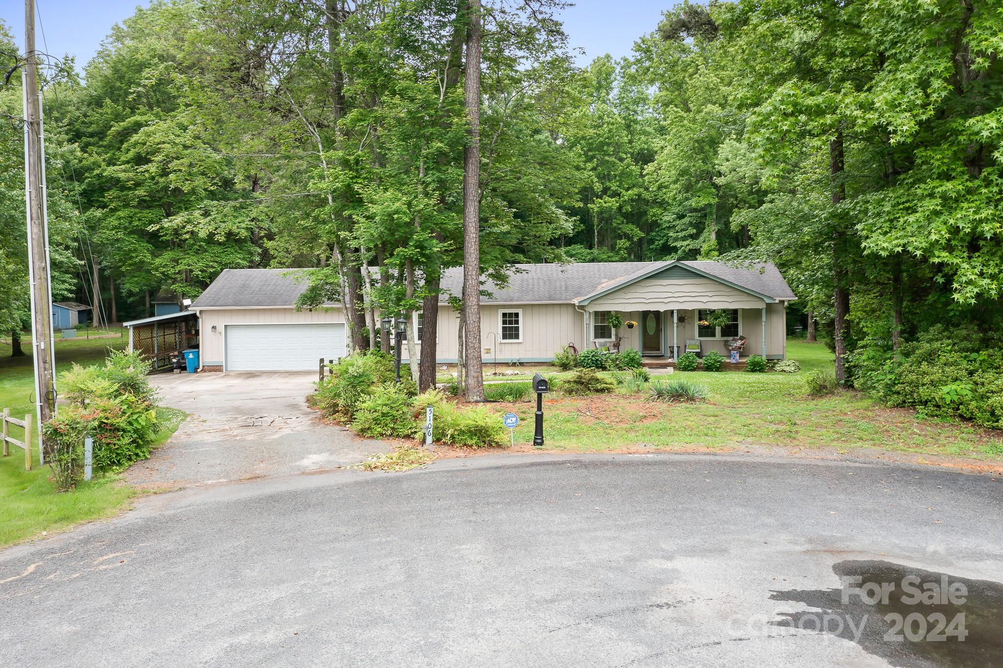 Country Knoll - Residential