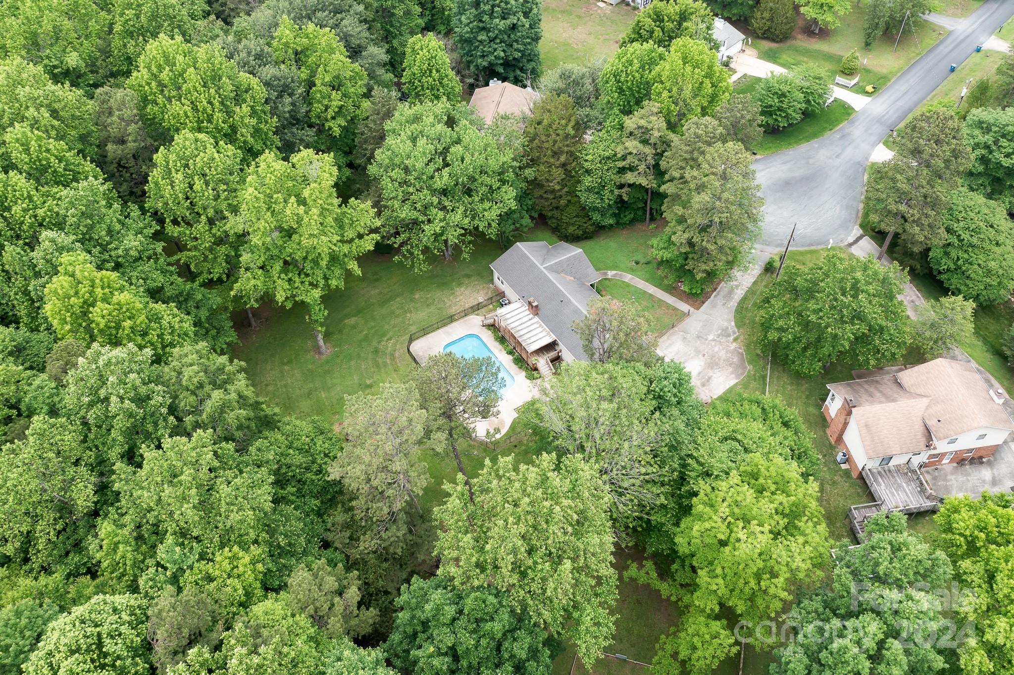 Country Knoll - Residential