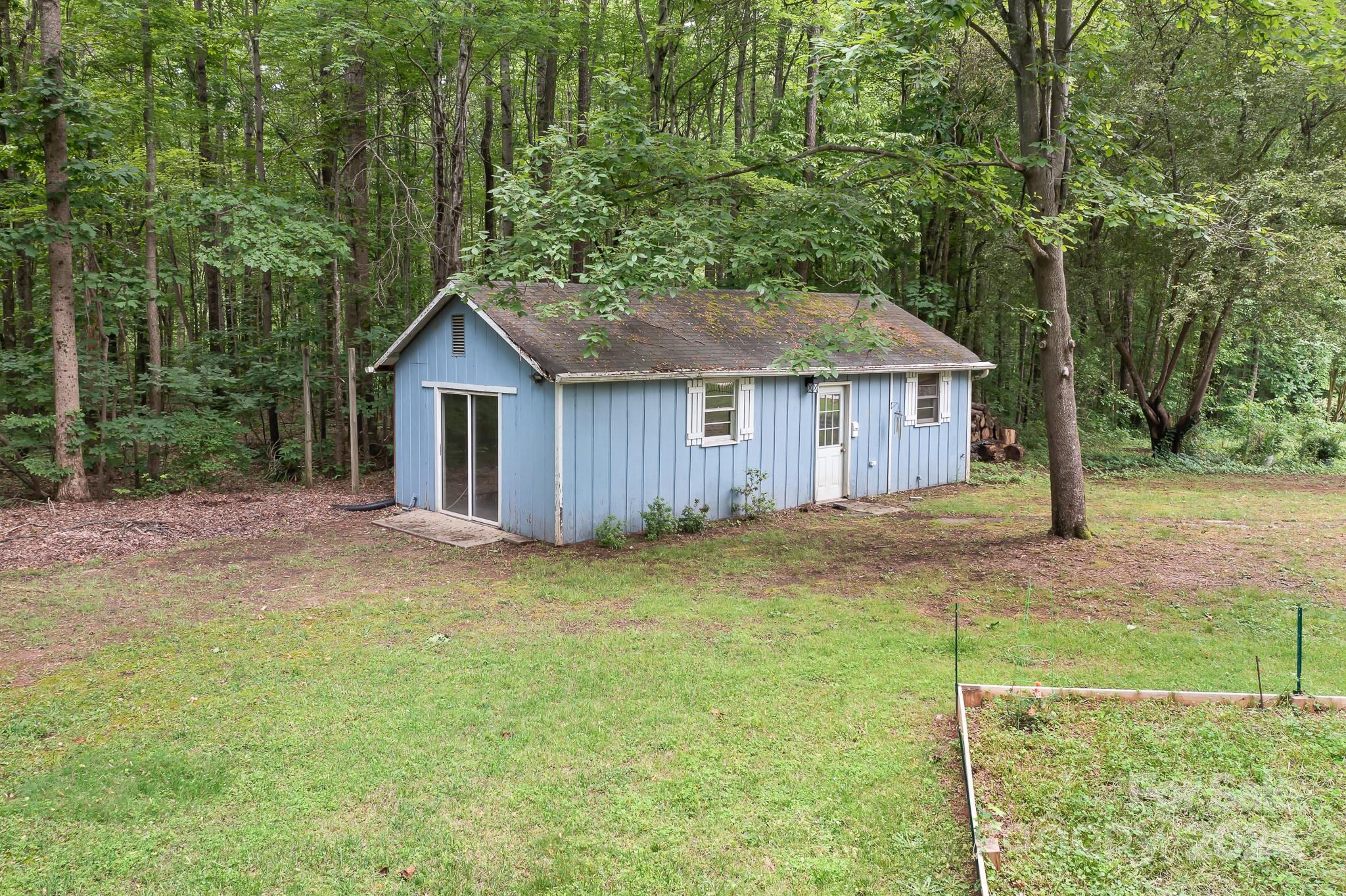 Country Knoll - Residential